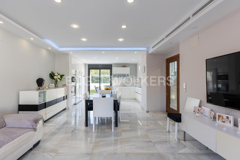 Foto 54af9b0f-62fc-48bf-9db2-d6960f846be3. Haus mit heizung parking pool in Sotolivar-Mas del Rosari Paterna