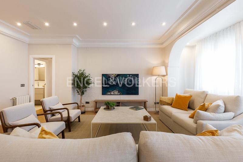 Foto 0a31fe9f-f0a3-454f-a1bb-e5eae5da9f2d. Alquiler apartamento elegante apartamento de lujo para corta estancia en Valencia