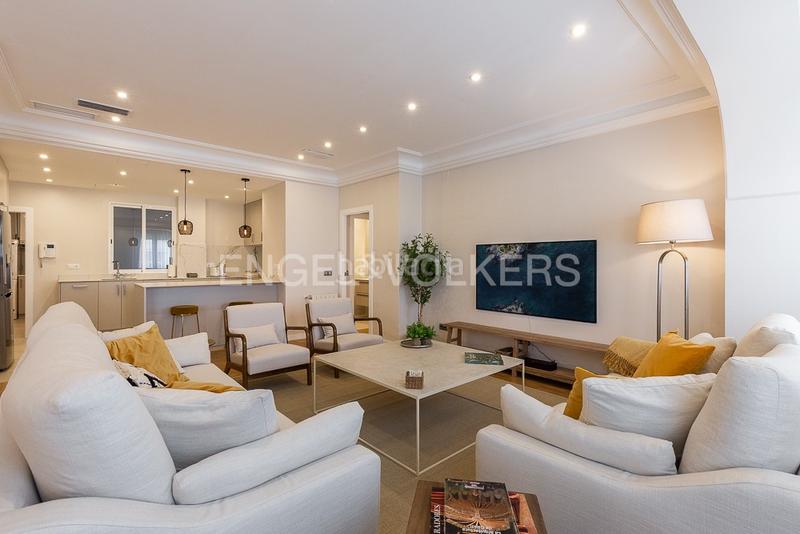 Foto 0c9dd381-f1b8-4f77-92c9-33977fb34674. Alquiler apartamento elegante apartamento de lujo para corta estancia en Valencia