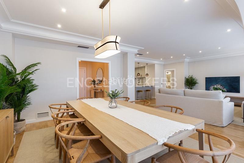 Foto 93197e4a-02d2-4e11-bd76-6fcd3e102fe0. Alquiler apartamento elegante apartamento de lujo para corta estancia en Valencia