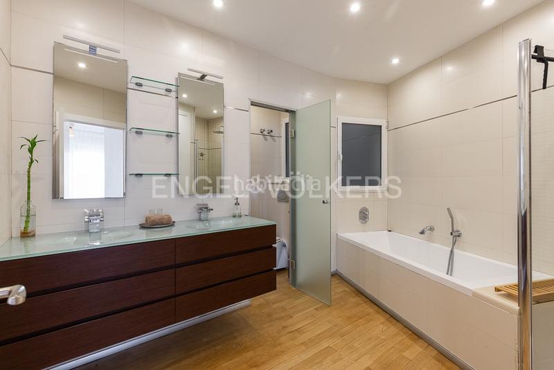 Foto a4f93f65-3f38-4c41-9f23-cb8271510e32. Alquiler apartamento elegante apartamento de lujo para corta estancia en Valencia