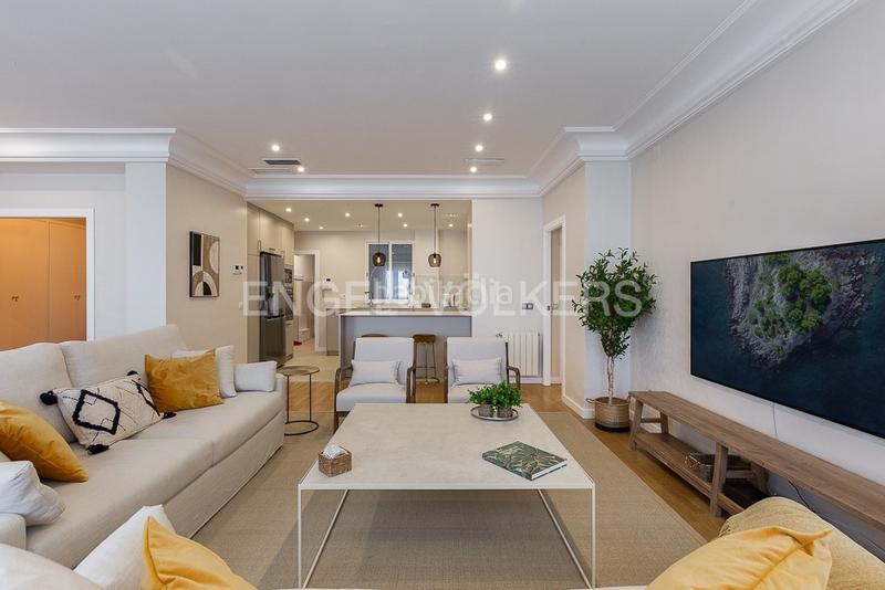 Foto cd197c14-3f9e-43de-8f8f-336d2f49f0b8. Alquiler apartamento elegante apartamento de lujo para corta estancia en Valencia