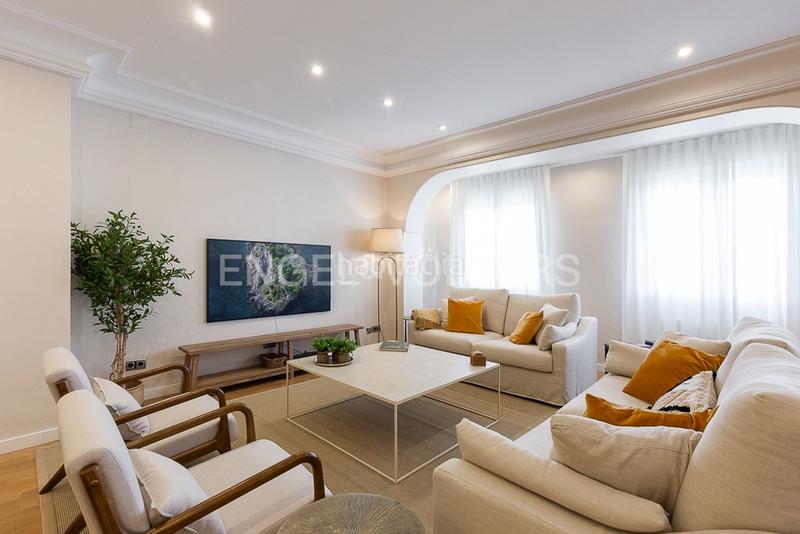 Foto e86e5a02-27b4-44cb-8183-654af413789b. Alquiler apartamento elegante apartamento de lujo para corta estancia en Valencia