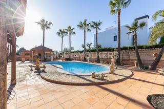 Casa a Torre en Conill-Cumbres de San Antonio. Lujo y serenidad en torre en conill, bétera villa con piscina pr