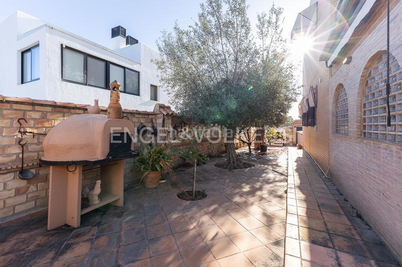 Foto 607f429f-d320-42f2-84a2-8dda42a41d0b. Casa amb calefacció aparcament piscina a Torre en Conill-Cumbres de San Antonio Bétera