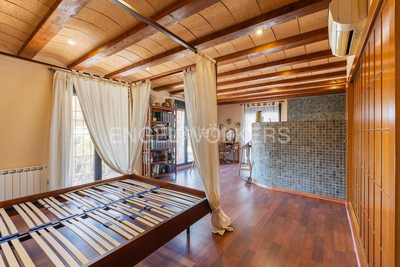 Foto 7b8e4c0d-ca0c-437c-a008-f2f3441d0de3. Casa amb calefacció aparcament piscina a Torre en Conill-Cumbres de San Antonio Bétera
