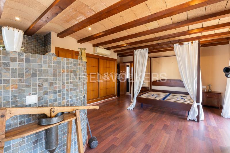 Foto a93443d5-1904-497a-a37f-a716df0410b7. Casa amb calefacció aparcament piscina a Torre en Conill-Cumbres de San Antonio Bétera