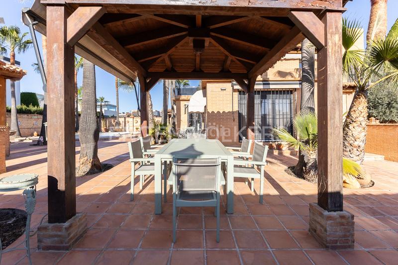 Foto b1e87920-eed9-4b69-bada-62d7faf9060c. Casa amb calefacció aparcament piscina a Torre en Conill-Cumbres de San Antonio Bétera