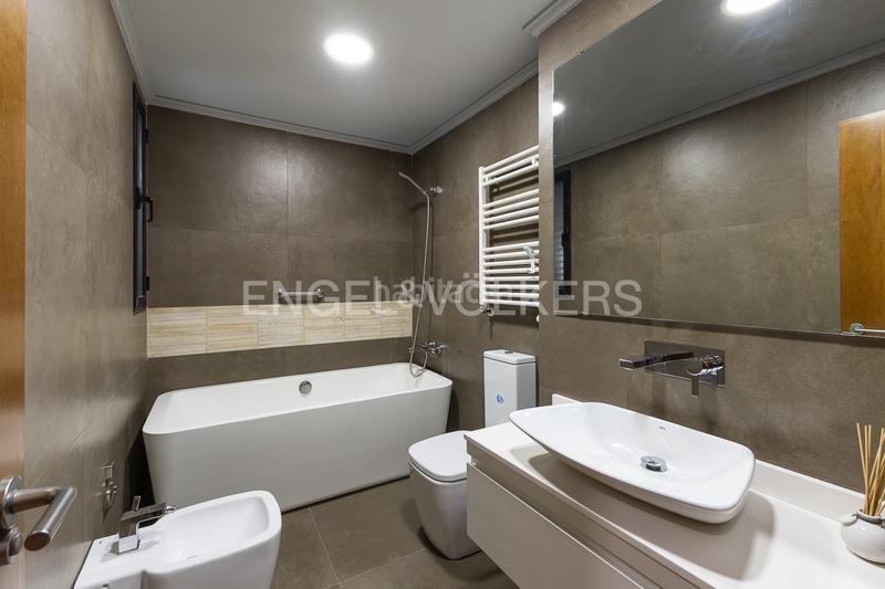 Foto d11e0bdd-e3c7-4d15-b83e-c57b223ee8cb. Casa amb calefacció aparcament piscina a Torre en Conill-Cumbres de San Antonio Bétera