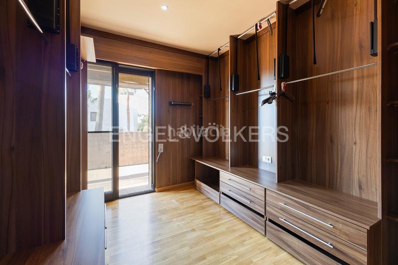Foto d3f2553e-a71d-401c-830f-c2c6368f1005. Casa amb calefacció aparcament piscina a Torre en Conill-Cumbres de San Antonio Bétera