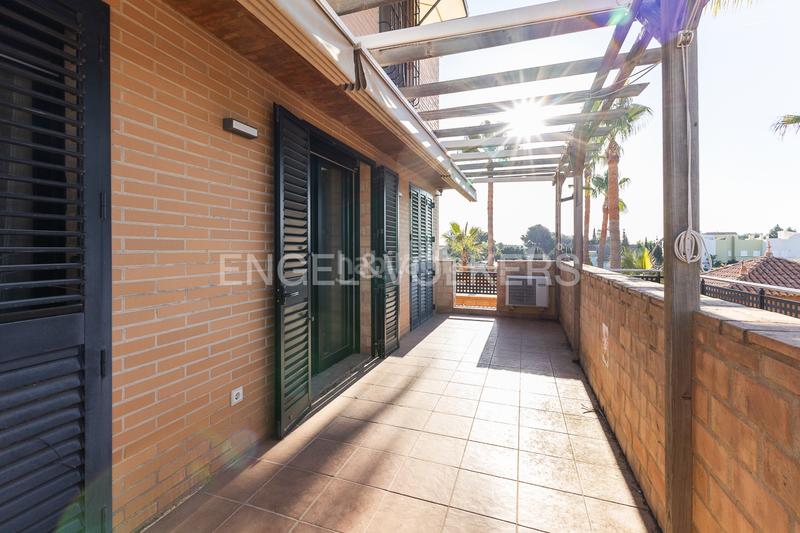 Foto e5265c88-778a-4d54-a1c3-dcfdbf58e57f. Casa amb calefacció aparcament piscina a Torre en Conill-Cumbres de San Antonio Bétera