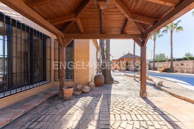 Foto e5db991a-14b2-4004-9e5f-95da8753ad1a. Casa amb calefacció aparcament piscina a Torre en Conill-Cumbres de San Antonio Bétera