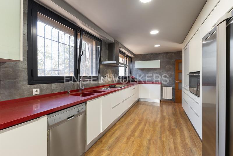 Foto f01c5108-a36b-49b0-ad86-092a84810b5d. Casa amb calefacció aparcament piscina a Torre en Conill-Cumbres de San Antonio Bétera