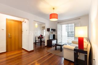 Apartament a La Xerea. Encantador apartamento con terraza privada en el corazón de vale