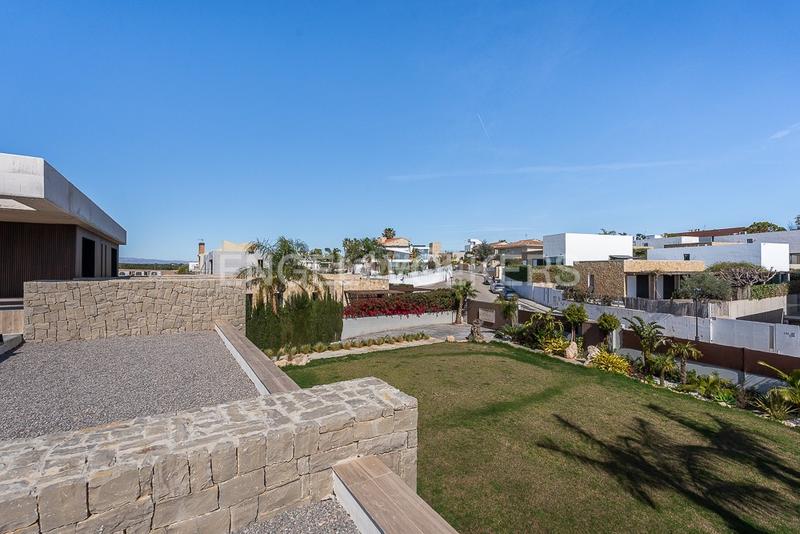 Foto 41bac943-b112-42b6-b8ec-bb8e01d0b8cf. Location maison avec chauffage parking piscine dans Godella