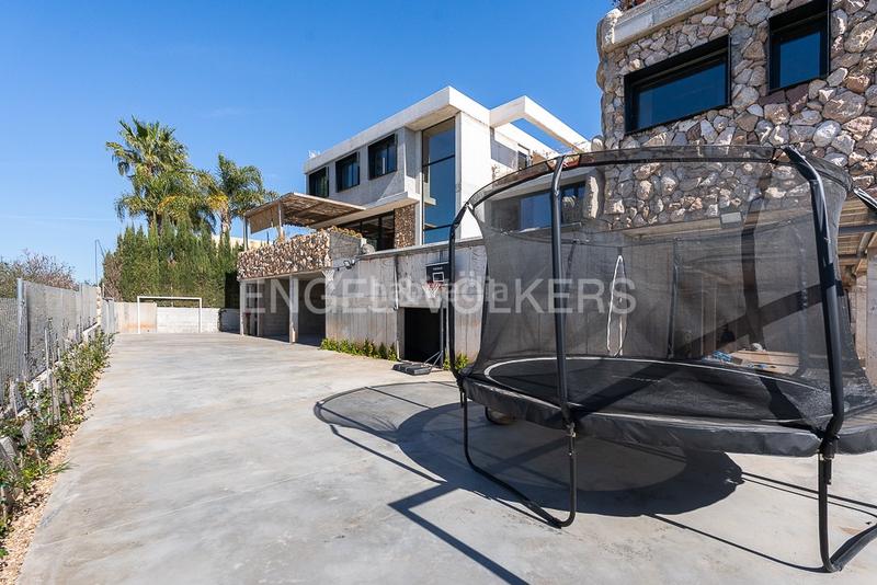 Foto 9911b575-7dc7-4070-921d-50fead27f074. Miete haus mit heizung parking pool in Nueva Santa Barbara - Cruz de Gracia Godella