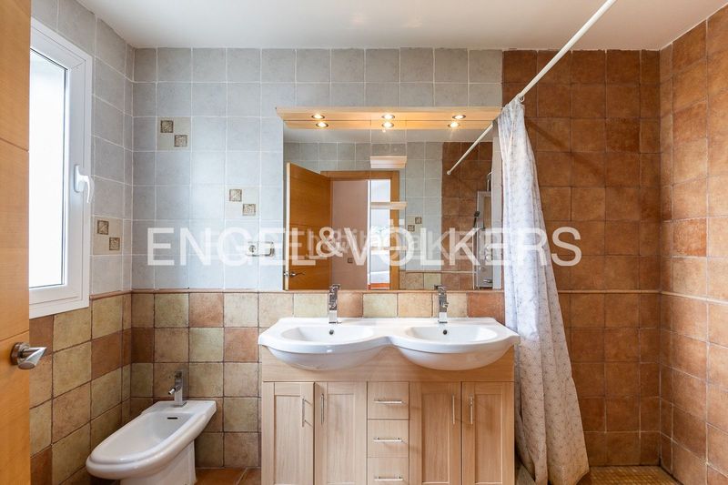 Foto 723436eb-4b8c-4f39-b245-0f33f877a8df. Casa amb calefacció aparcament piscina a La Conarda-Montesano Bétera