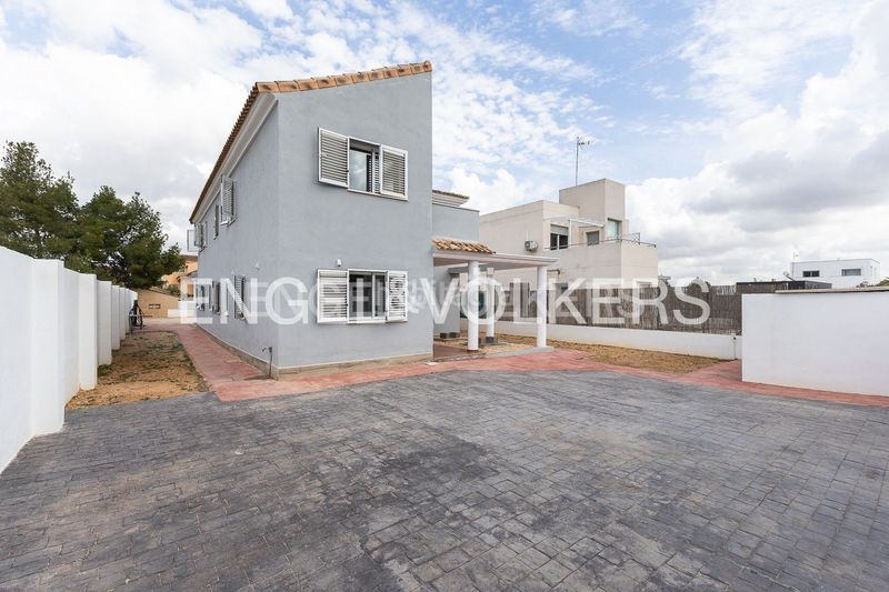 Foto a4c00c92-d862-41d8-8624-6d0ac6f4cbff. Casa amb calefacció aparcament piscina a La Conarda-Montesano Bétera