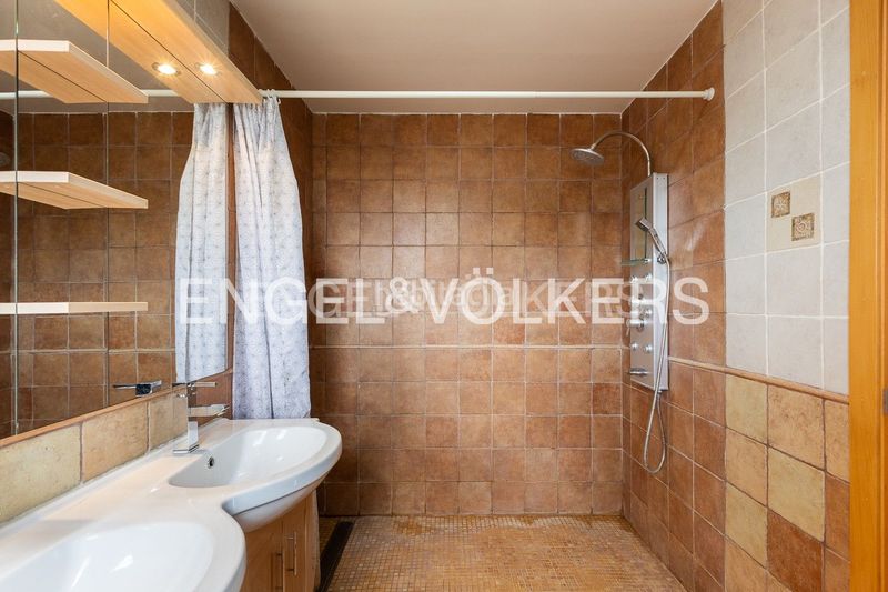 Foto b4e66f3b-d5e5-4a3c-a0e8-ff39446d6ecc. Casa amb calefacció aparcament piscina a La Conarda-Montesano Bétera