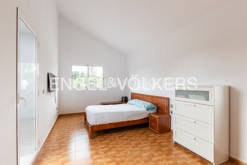 Foto cee99ea5-fb2f-4076-ab51-245c775d5de9. Casa amb calefacció aparcament piscina a La Conarda-Montesano Bétera