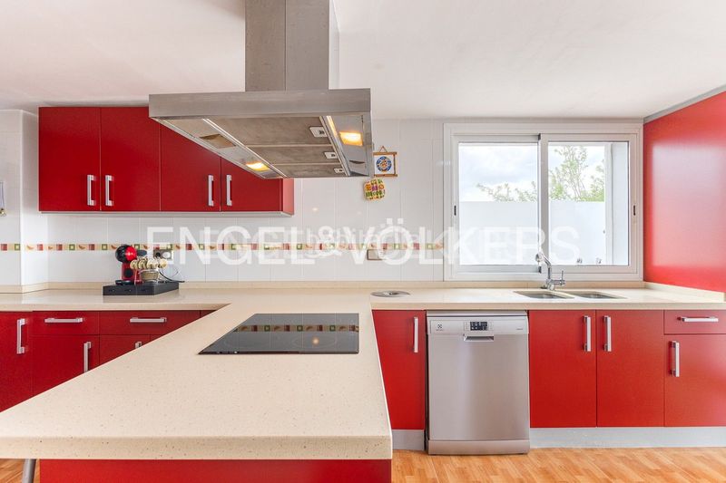 Foto e156f268-b73b-4259-9d03-86464d9cd50b. Casa amb calefacció aparcament piscina a La Conarda-Montesano Bétera