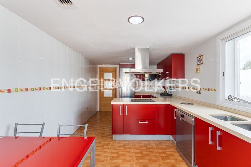 Foto f60443f1-b351-4ffa-9bac-b7000e022725. Casa amb calefacció aparcament piscina a La Conarda-Montesano Bétera