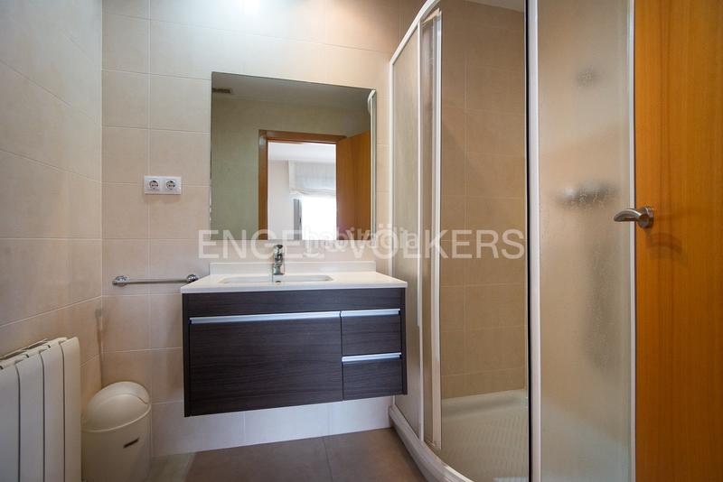 Foto 88a8c115-b019-44e0-8c92-7d69347e6284. Maison avec chauffage parking dans Pau Lledó Castellón de la Plana