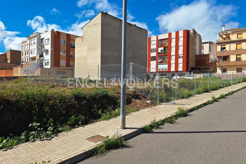 Foto 03847aae-debd-4f05-8d67-221ac697ee5c. Terreno residencial solar esquinero en Segorbe