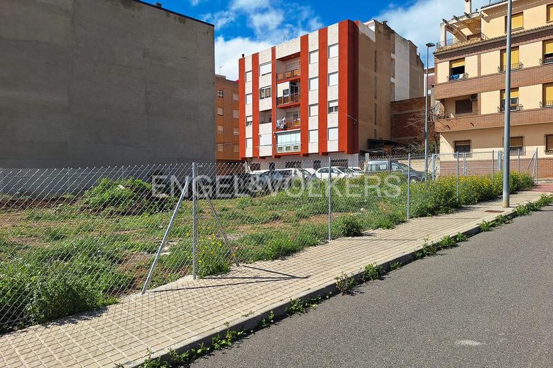Foto b3f32845-1e62-4756-b106-f613720ce5ba. Terreno residencial solar esquinero en Segorbe