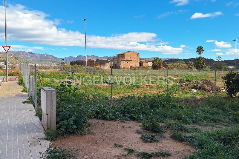 Foto cd98e420-088d-44a1-a365-80bad74e5f6f. Terreno residencial solar esquinero en Segorbe