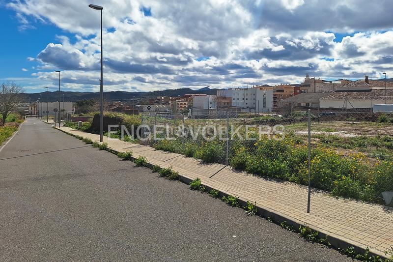 Foto d6b822e5-9c9a-4db9-a8d5-04a8483babc6. Terreno residencial solar esquinero en Segorbe
