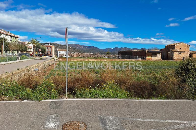 Foto e5ac954e-2edc-4e4b-9a8a-0acb01077c1d. Terreno residencial solar esquinero en Segorbe