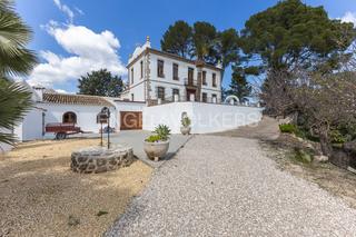 Casa a Parcent. Propiedad señorial con dependencias