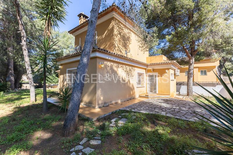 Foto dac3e1c0-3f65-4819-8f46-ebce36a678e3. Casa  encantadora en las rotas cerca de la playa en Dénia