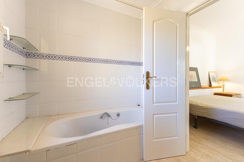 Foto f37f51dc-b318-42bc-ac4d-69bdee7db2f3. Casa  encantadora en las rotas cerca de la playa en Dénia