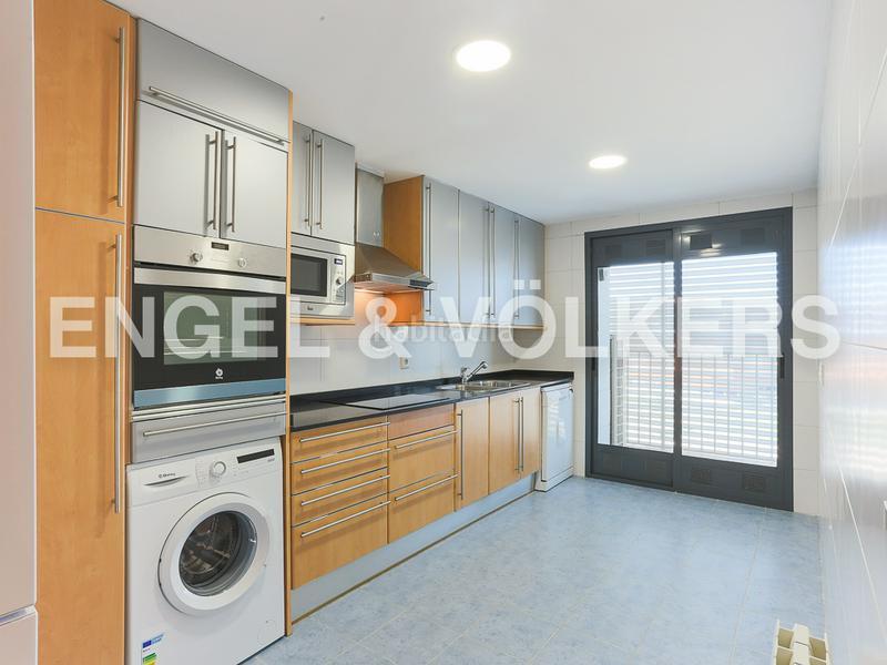 Foto cde4bd55-dade-44e4-8a8c-5feec8225968. Rent apartment with heating parking in Penya-Roja - Avda. Francia Valencia