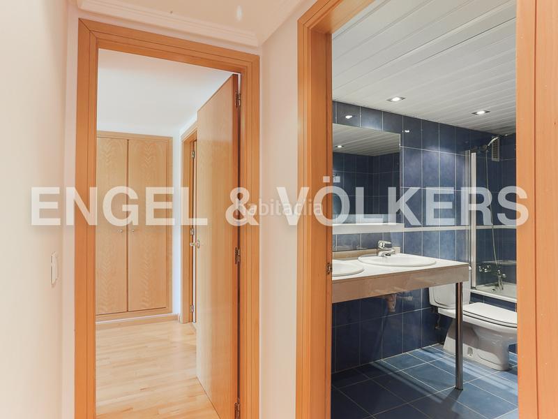 Foto d2472873-bd00-4cb0-845b-2996927e30a5. Rent apartment with heating parking in Penya-Roja - Avda. Francia Valencia
