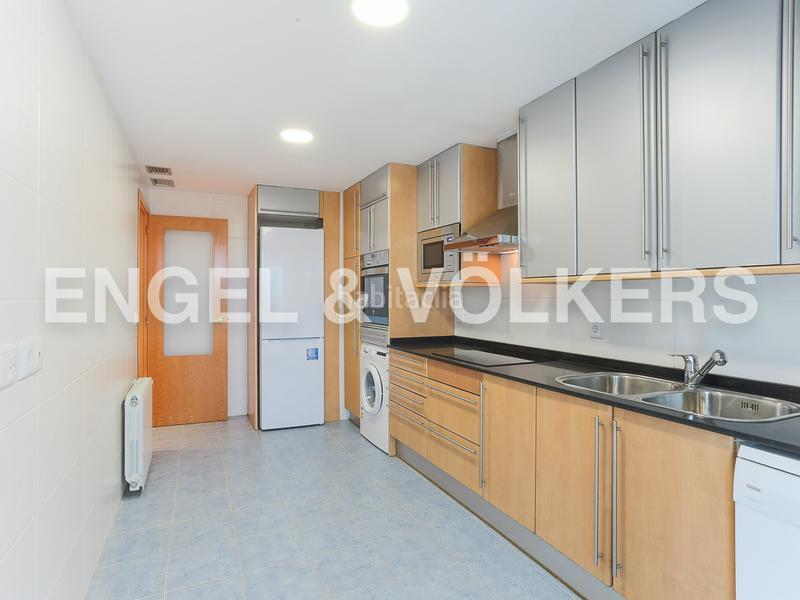 Foto f589af5d-f48c-42b7-b098-e0759ab2fe02. Rent apartment with heating parking in Penya-Roja - Avda. Francia Valencia