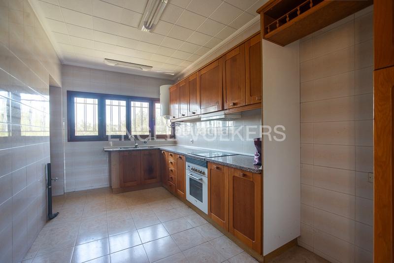 Foto 1859260d-b32d-4696-97ae-05a14d81c30a. House with heating parking pool in Madrigal Villarreal / Vila - real