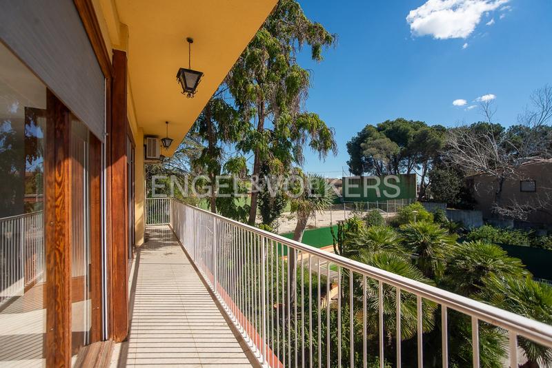 Foto 4b990091-6ba8-4a7e-878f-3cd4cc539dde. House with heating parking pool in Madrigal Villarreal / Vila - real