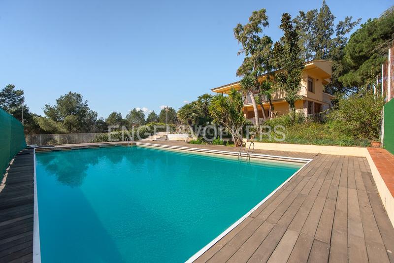 Foto dda8984f-2076-49cd-b38e-d3bf1868eca5. House with heating parking pool in Madrigal Villarreal / Vila - real