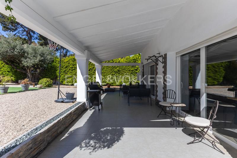 Foto 1493618c-745f-417e-8fd3-3bf05fa0b35a. Casa  en las rotas totalmente renovada cerca de la playa en Dénia