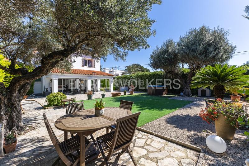 Foto 1c68b78b-f4b7-4949-8d09-a13ea1075146. Casa  en las rotas totalmente renovada cerca de la playa en Dénia