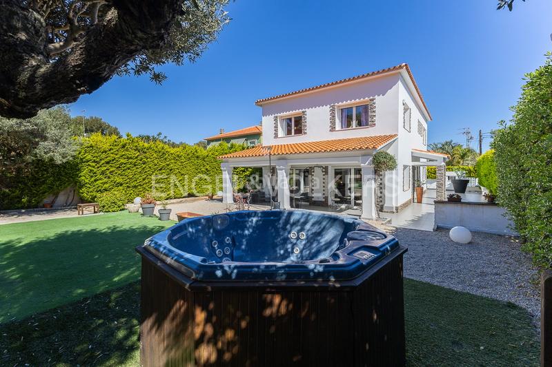 Foto 88d001eb-0261-4f0d-981f-b898aaccaf2d. Casa  en las rotas totalmente renovada cerca de la playa en Dénia