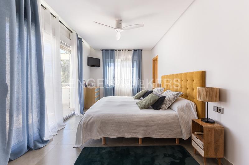 Foto 97f1c94f-863e-42b9-906b-0c2b83cbf925. Casa  en las rotas totalmente renovada cerca de la playa en Dénia