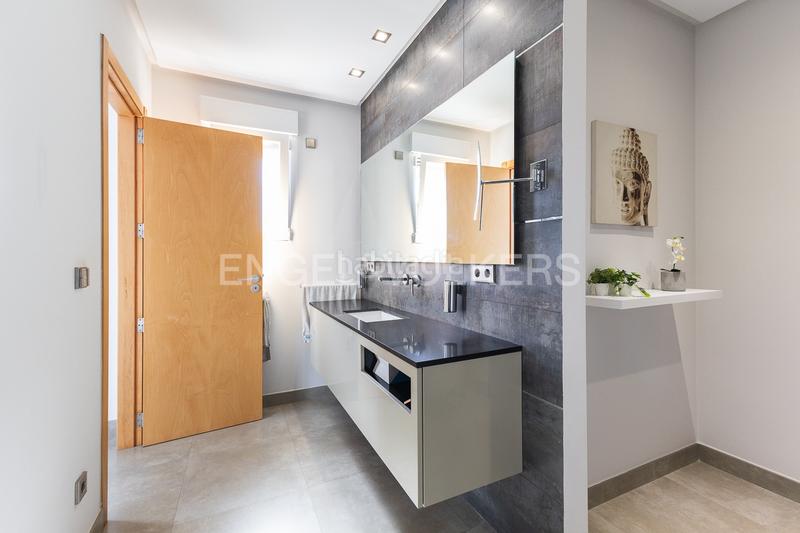 Foto b0432fcd-7c7c-4518-bc6d-a5711311e45c. Casa  en las rotas totalmente renovada cerca de la playa en Dénia