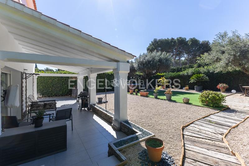 Foto b6cd9f33-cbe4-4aa0-b0d4-8cfabd60c6d6. Casa  en las rotas totalmente renovada cerca de la playa en Dénia