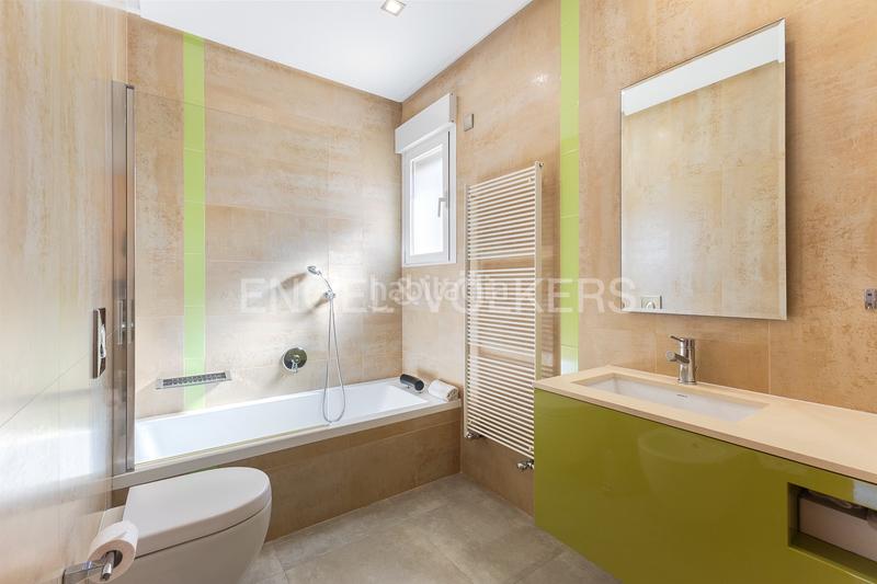 Foto be9e901a-4d6d-448f-ab4a-819dcb54fee9. Casa  en las rotas totalmente renovada cerca de la playa en Dénia