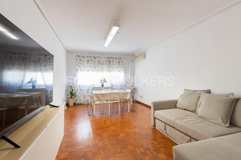 Foto e258d180-21c9-4b44-95cc-90a099e701e2. Appartement mit heizung parking in Russafa Valencia