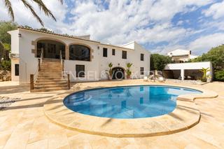 Masia a Partida Comunes-Adsubia. Exclusiva villa en la urbanización la lluca, jávea